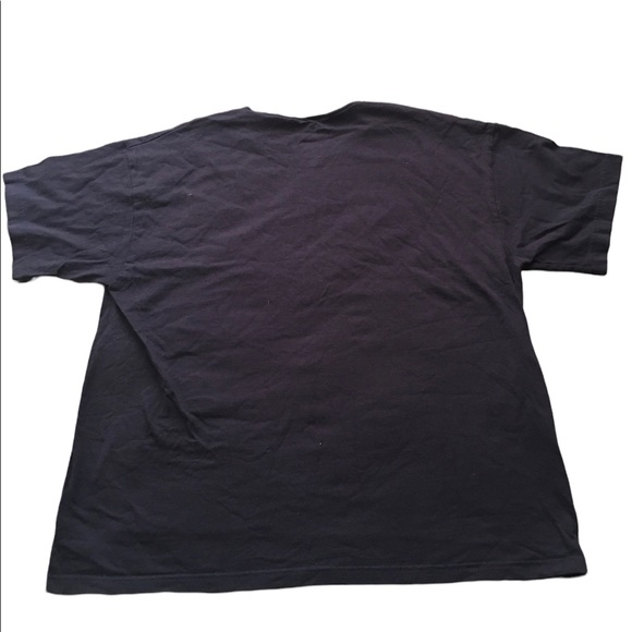 A black T-shirt with a grey collar - Picture 2 of 2